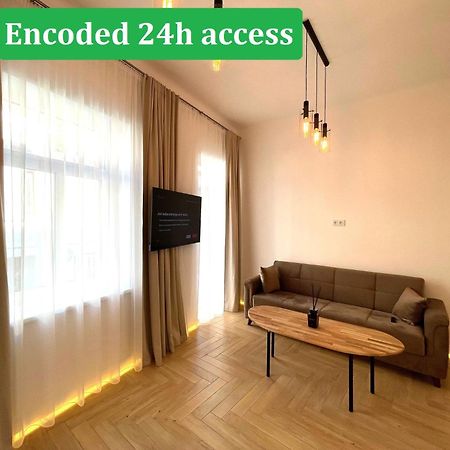 Picturesque Old Town Apartment With Charming Balcony Kaunas Dış mekan fotoğraf