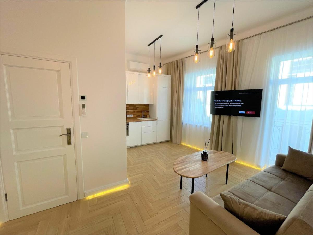 Picturesque Old Town Apartment With Charming Balcony Kaunas Dış mekan fotoğraf