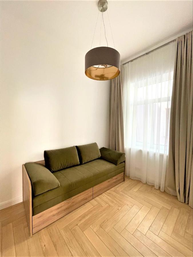 Picturesque Old Town Apartment With Charming Balcony Kaunas Dış mekan fotoğraf