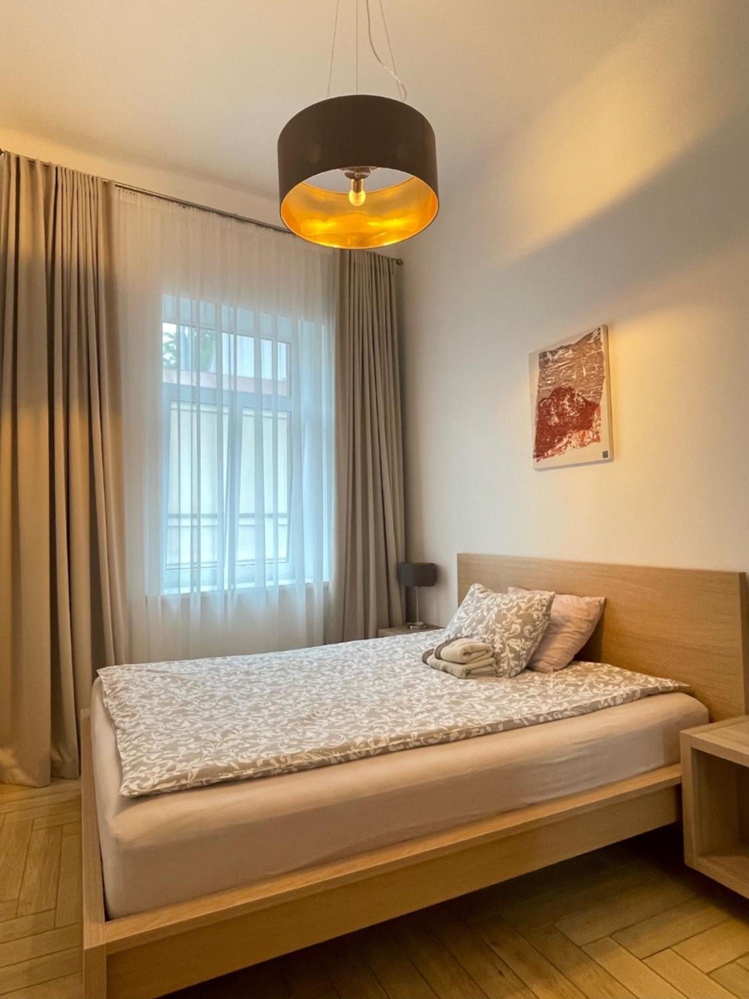 Picturesque Old Town Apartment With Charming Balcony Kaunas Dış mekan fotoğraf